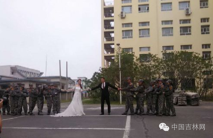 毕业照，不将就！吉林的毕业生们城会玩！