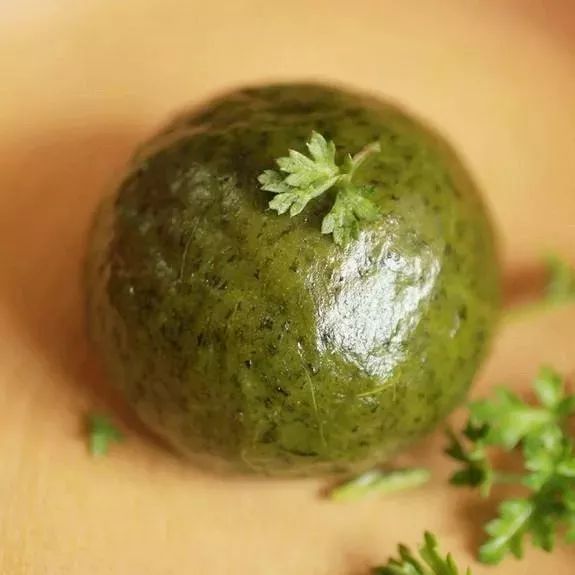清明吃青团，你吃对了吗？告诉你怎么正确的食用青团~