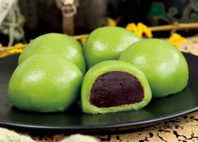 清明吃青团，你吃对了吗？告诉你怎么正确的食用青团~
