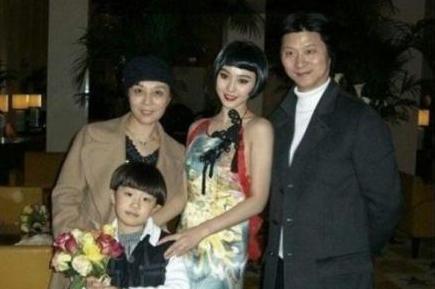 范冰冰弟弟的近照曝光！是不是她儿子还用验DNA吗？