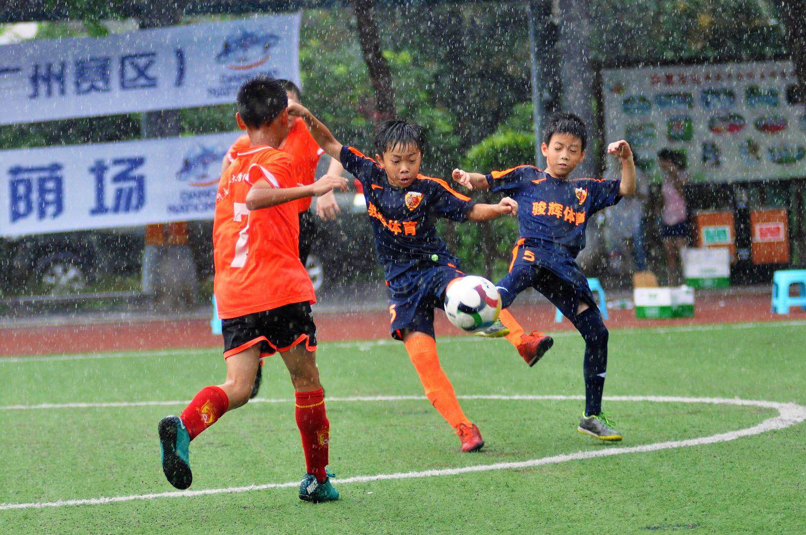 少年世界杯全集(“小世界杯”落幕，达能助力中国足球少年走向世界足球大舞台)