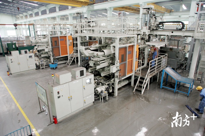 周其仁佛山80分鐘演講：把電飯煲賣去日本不能只靠雄心壯志（附視頻）