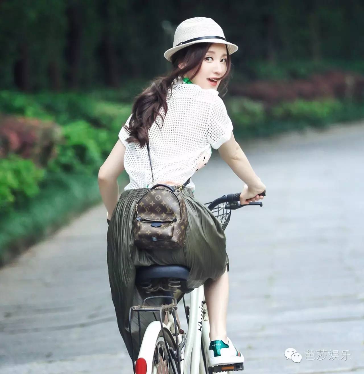 一周购物清单 | 戏里是霸气女王，戏外购物狂魔张萌也要走到哪买到哪！