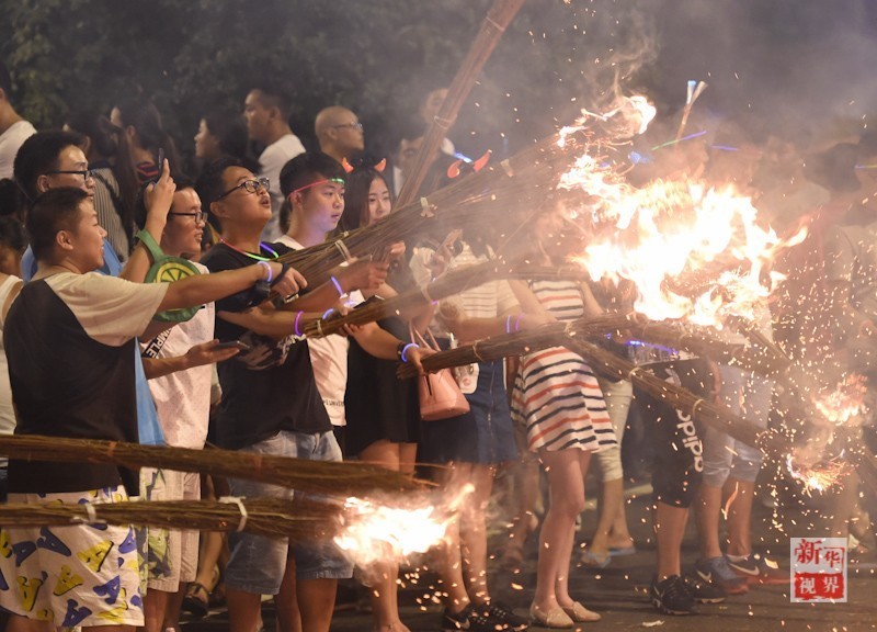 火把节是什么族的节日(世界上最“火”的节日)