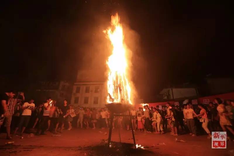 火把节是什么族的节日(世界上最“火”的节日)