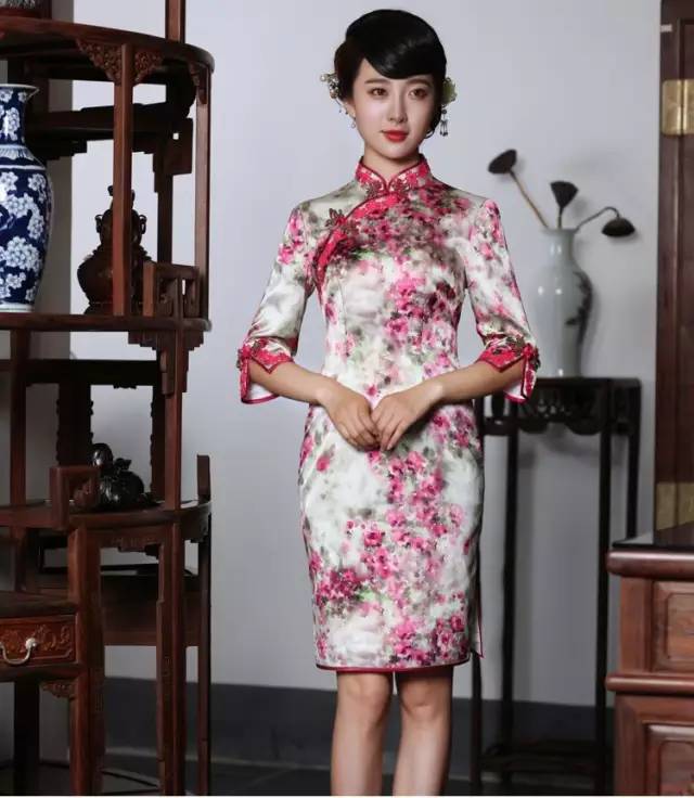 中式复古短旗袍，俏皮温婉还减龄！
