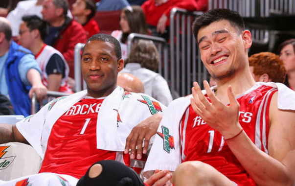 nba中有哪些著名的乌龙(NBA五大乌龙球：姚明詹姆斯上榜 乌龙大师是他？)