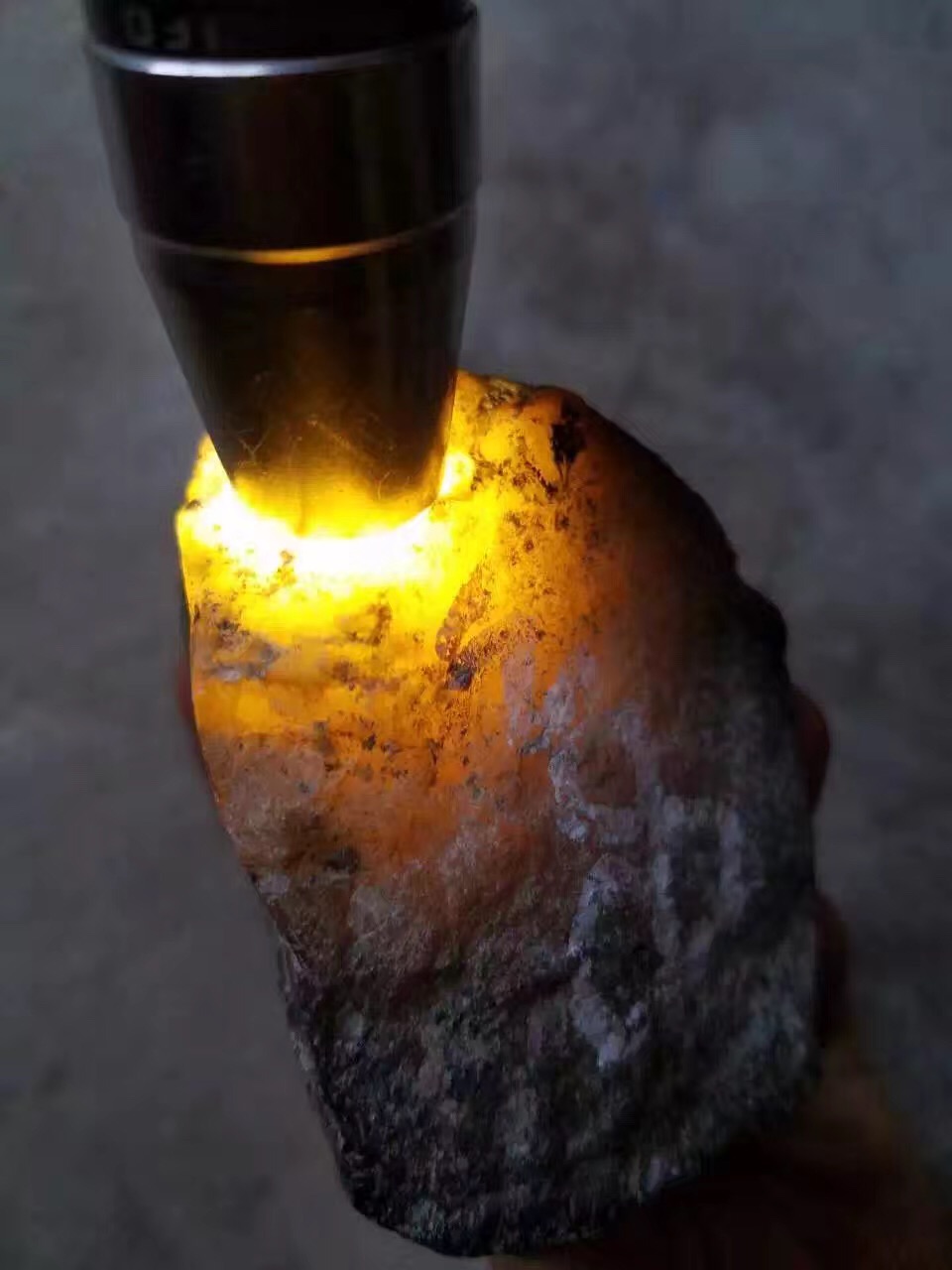 翡翠_椿色(玉石翡翠原石)  第1张