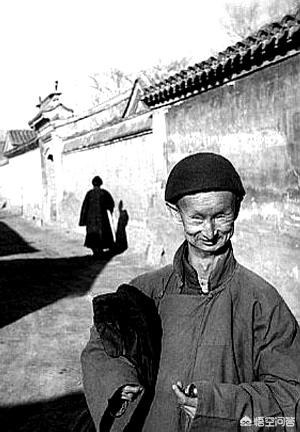 紫禁城不相信眼泪，去女校女澡堂试试？中国最后一批太监们的命运