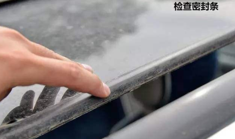 汽车天窗不会漏水？大错特错！养护检修也很重要，泡水了可来不及