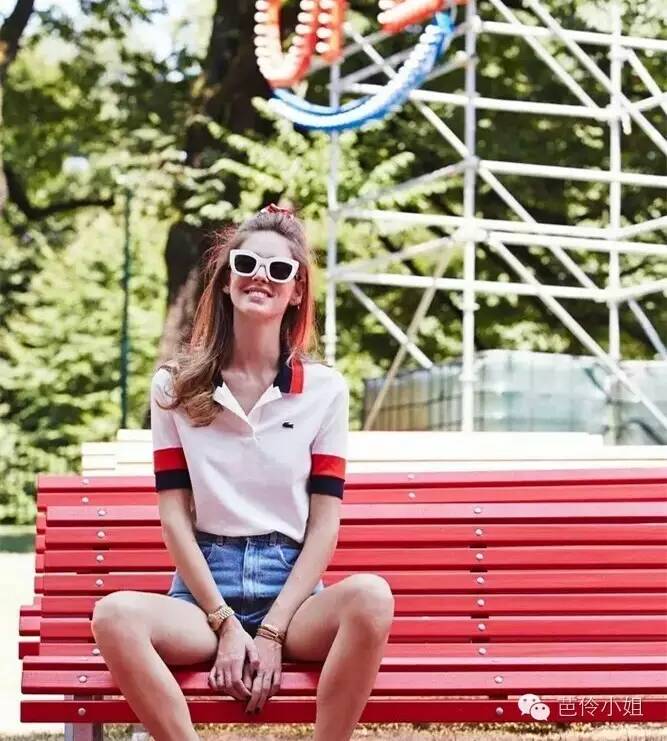 Sporty Style</p><p>　　 还在嫌它土你就凹凸了！最会穿衣的时髦星人都爱到不想脱