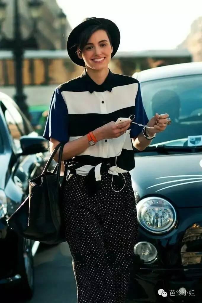 Sporty Style</p><p>　　 还在嫌它土你就凹凸了！最会穿衣的时髦星人都爱到不想脱