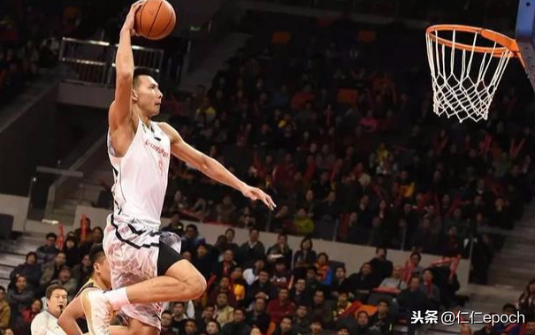 为什么cba双手扣篮少(CBA的双手灌篮和NBA的单手扣篮，区别真的很大！)