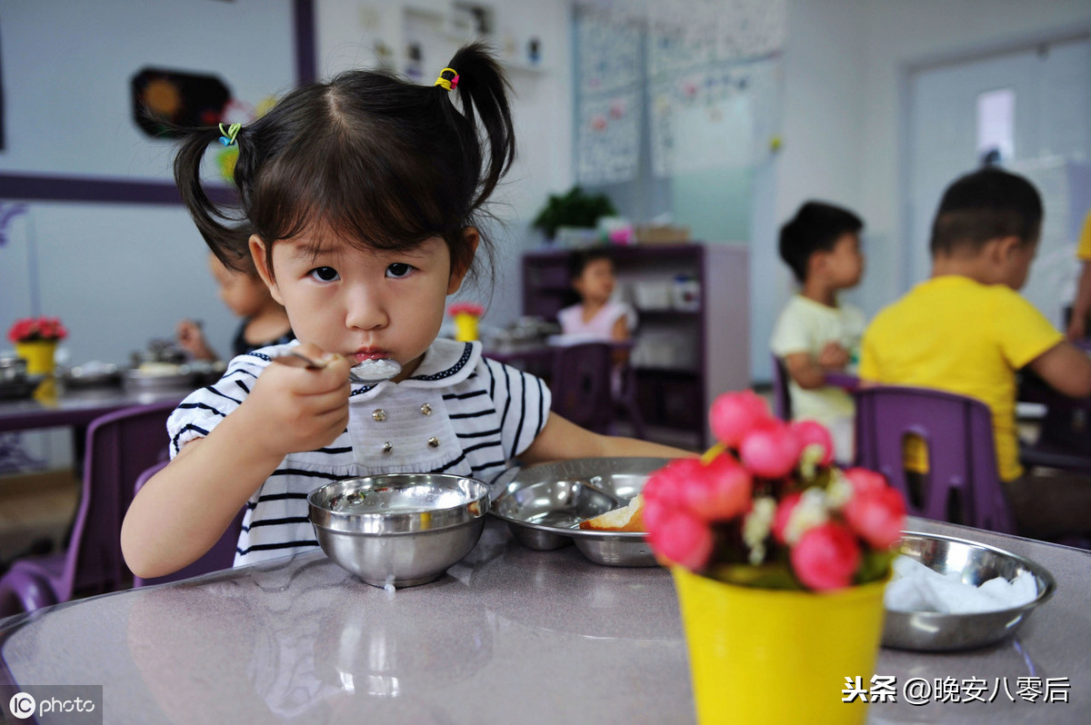 学校又曝发霉食材：心安之处才能岁月静好，阳光普照才有花朵盛开