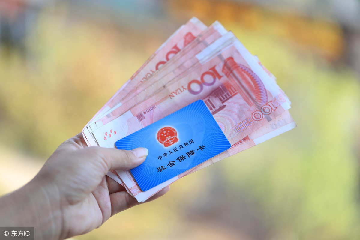 面临退休的女性，如果想要开始缴纳社保，该怎么缴纳社保？