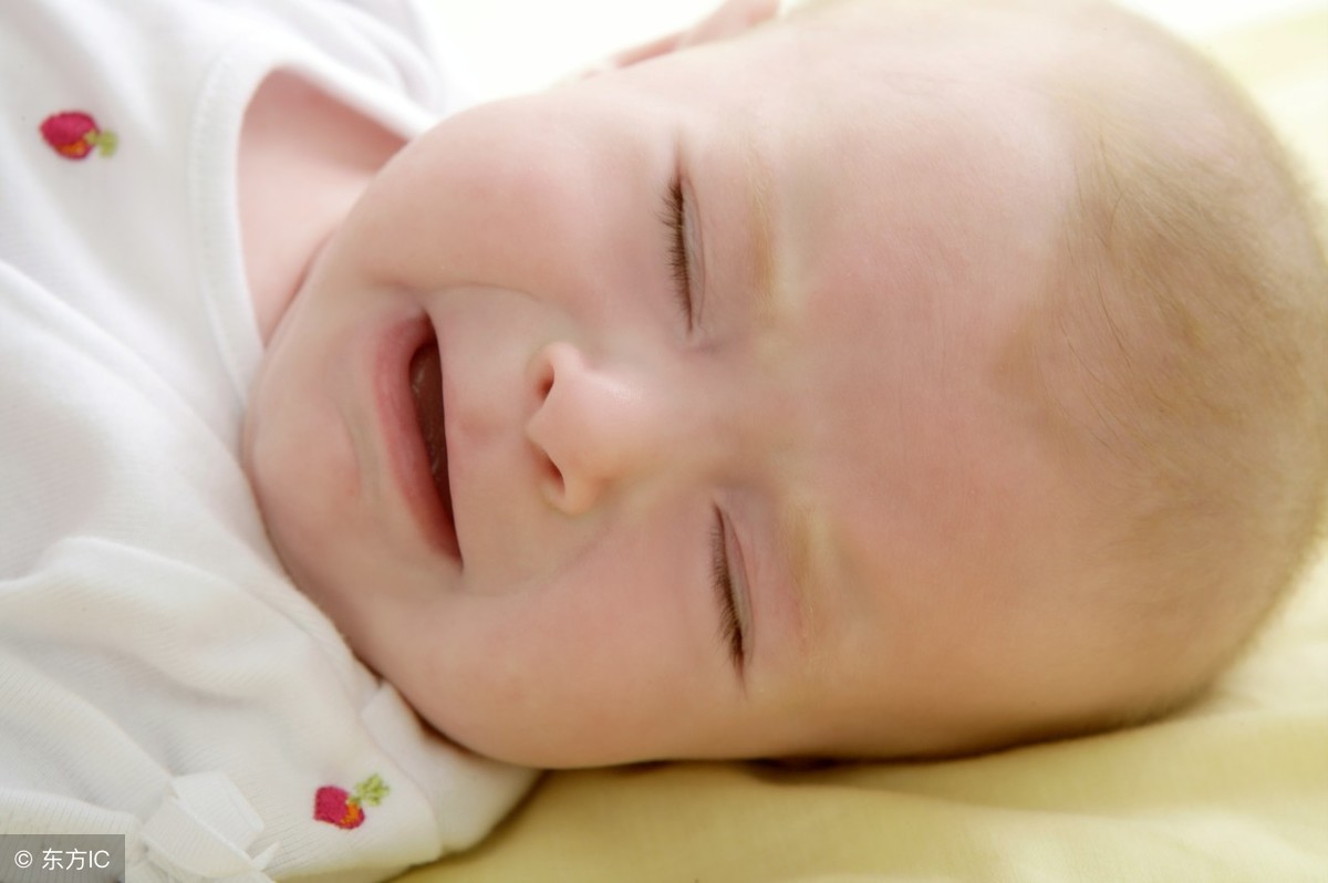 如何让宝宝转换到幼儿床 怎么帮孩子创建良好的睡眠环境 _八宝网
