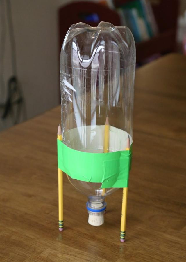 饮料瓶自制火箭图片