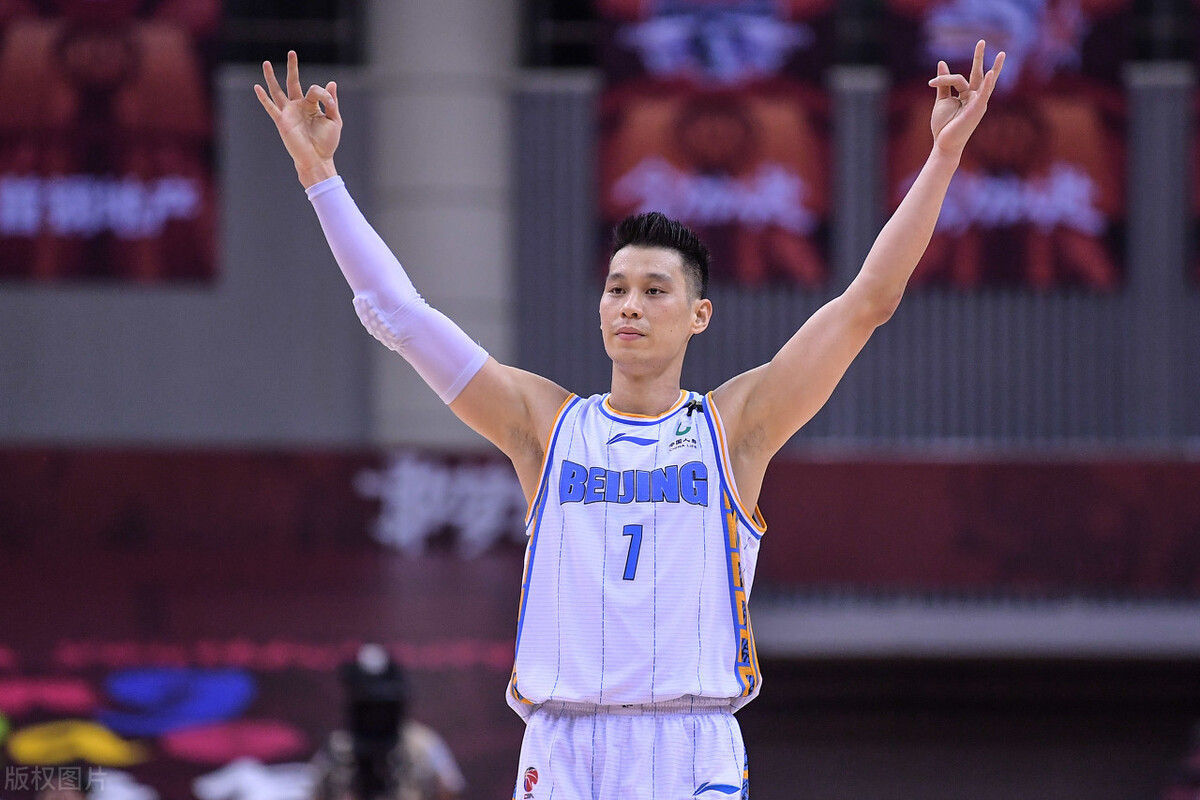 乔纳森西蒙斯为什么去cba(林书豪逐梦NBA，西蒙斯却选择离开，只因辽宁男篮给的钱多？)