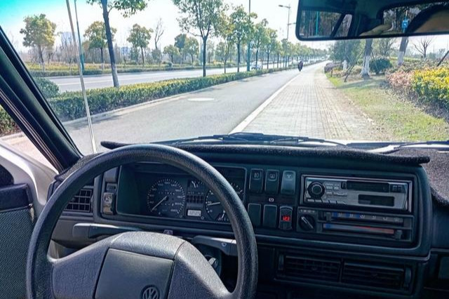 修车日记：5万块翻新一辆03年的方头捷达，匠心打造最帅老方头