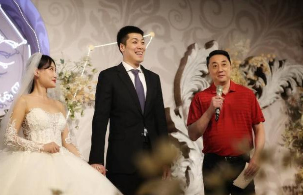 cba任俊飞现在哪个队效力(任骏威今日大婚 恩师王非证婚 任骏飞在广东备战无缘哥哥婚礼)