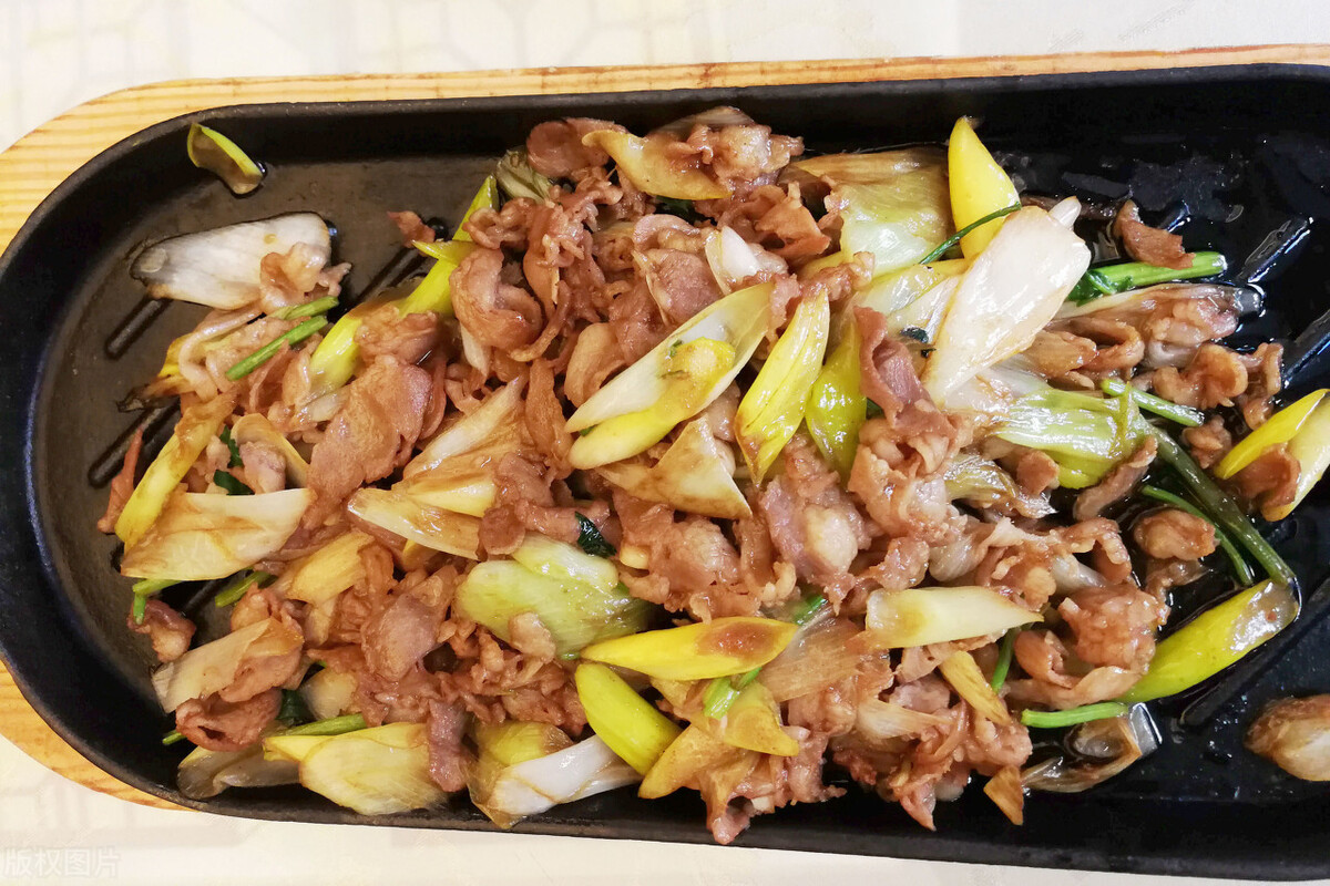 爆炒羊肉的做法（爆炒羊肉的做法以及详细教程）