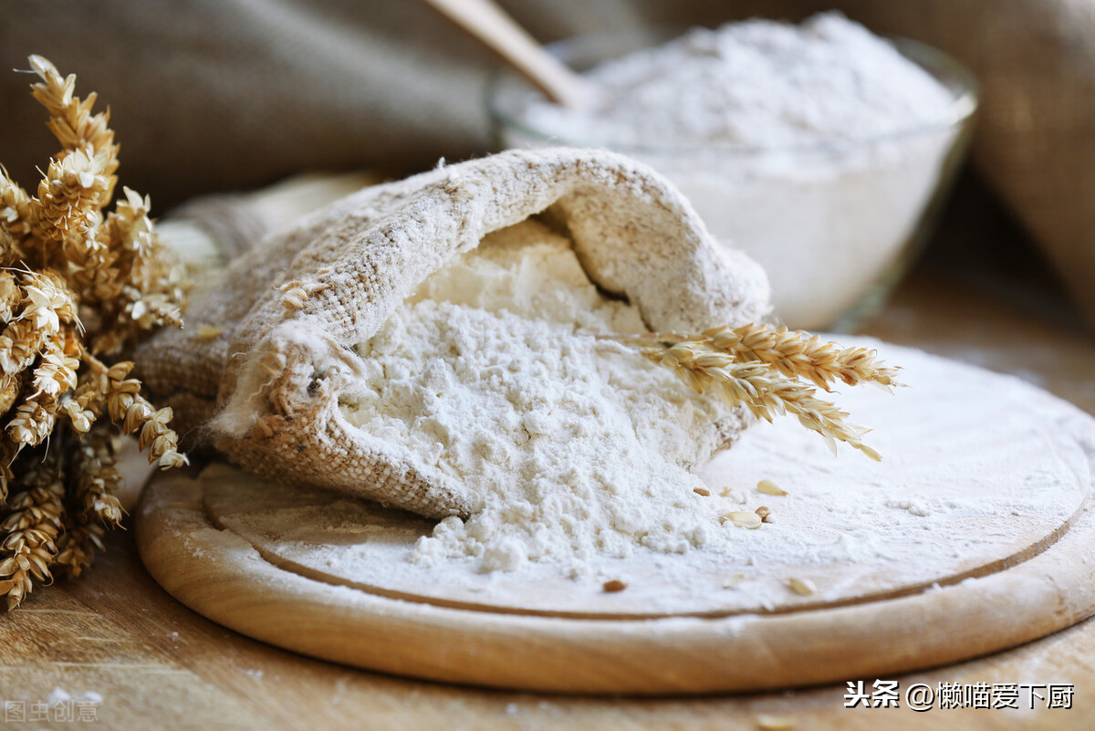 “特制小麦粉”和普通面粉有啥区别？做馒头用哪种好？涨知识了