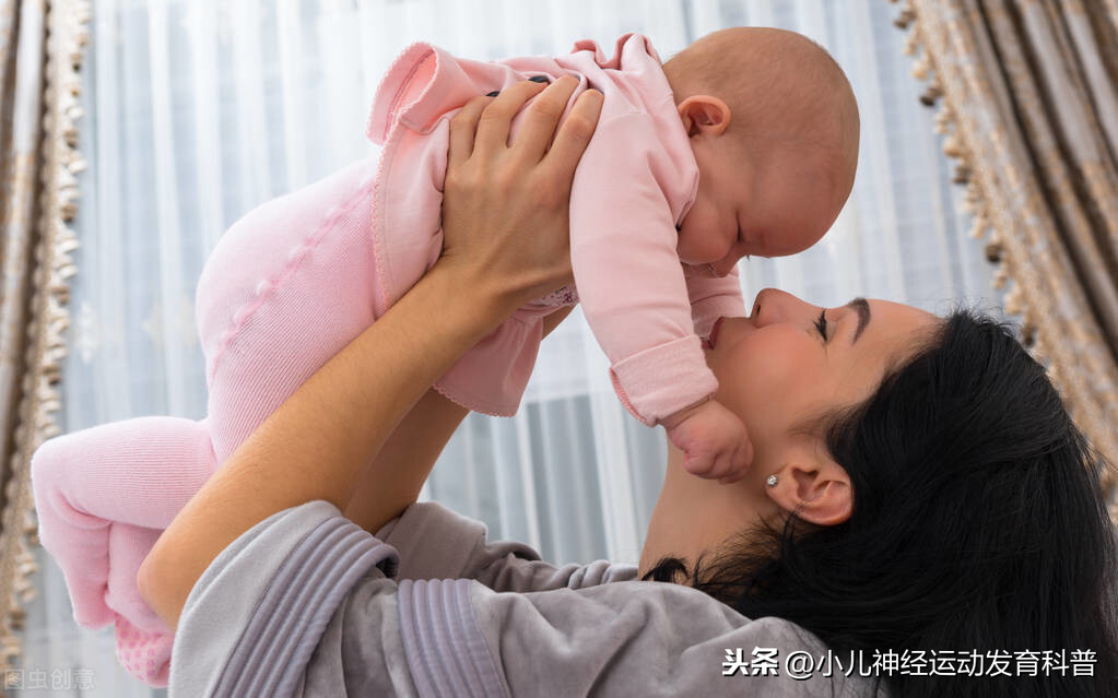 摇晃婴儿综合征知多少？婴幼儿“举高高”，“摇晃”的潜在危险性