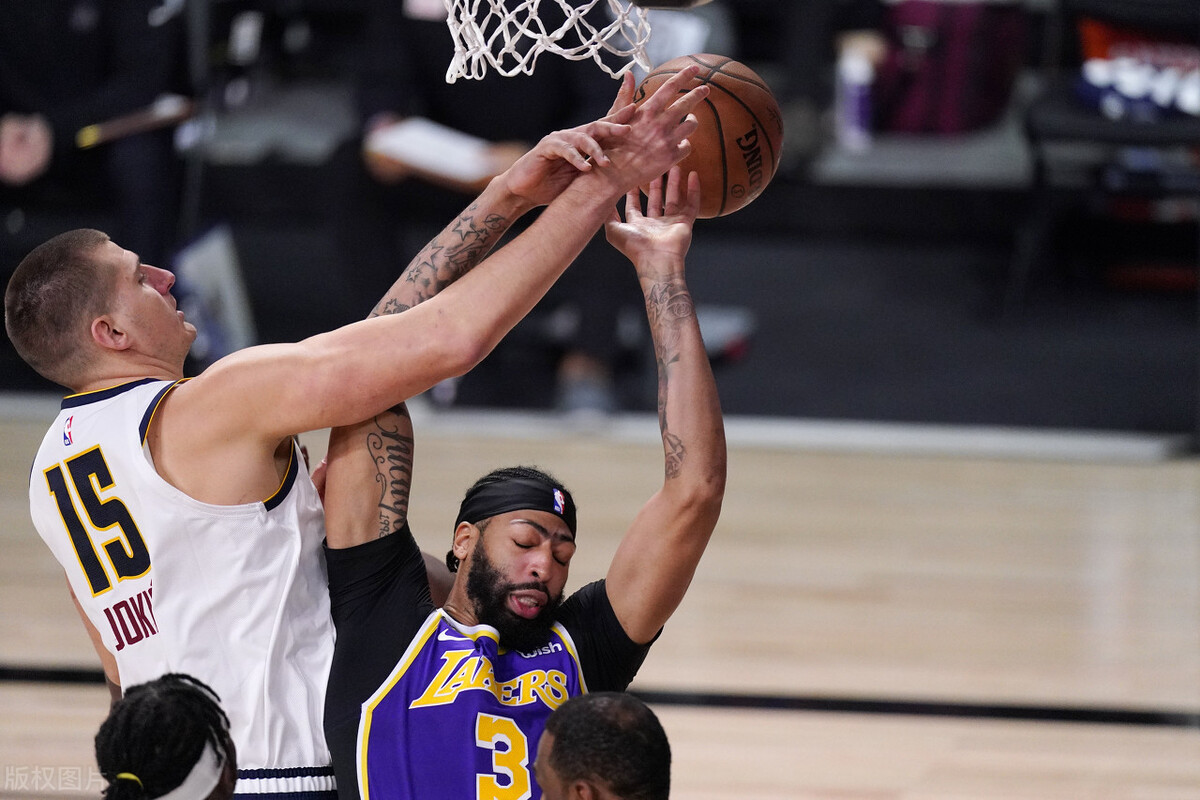 nba体毛为什么犯规(约基奇再次深陷犯规麻烦，体毛犯规下的NBA观看体验如何？)