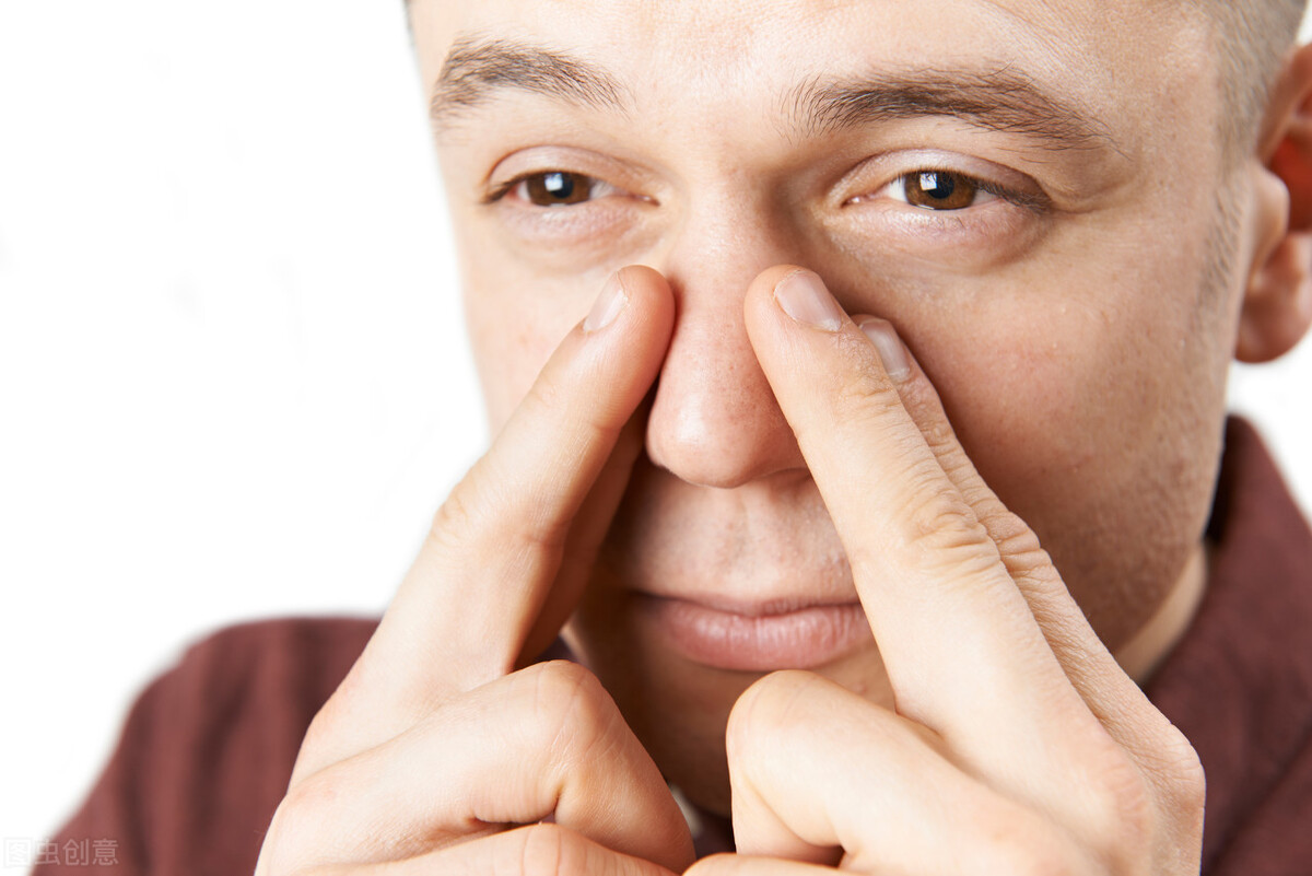 怎么确定自己是鼻窦炎？鼻窦炎的危害不止一个，5种治疗方法可选