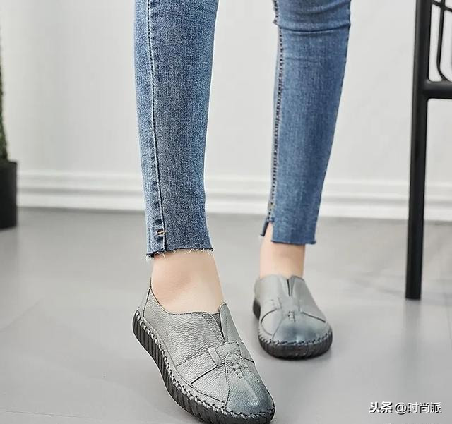 新款的“妈妈鞋”，柔韧性好透气性佳，款款大方时尚