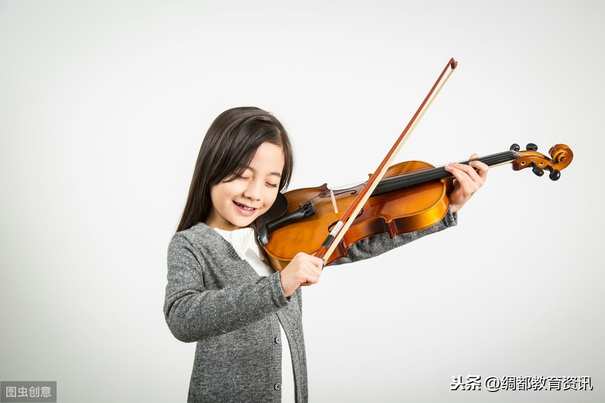 小学音乐课：新人教版小学音乐各年级教案课件送给你作为教学参考