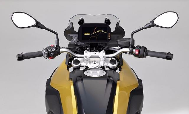百公里加速3.95秒，宝马双缸750cc水鸟，77匹马力售价11.1万元