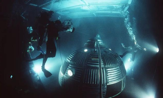电影 |《深海圆疑》：深海恐惧症患者的梦魇
