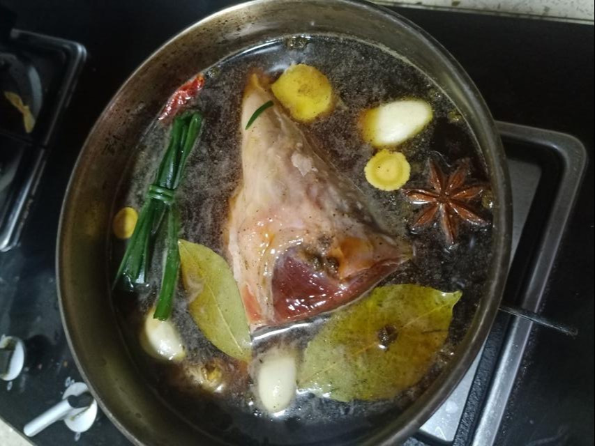 怎样炖牛肉？吃着才软烂鲜香，老师傅告诉我，只需一勺它轻松搞定