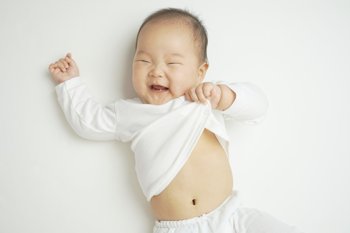 两个月的宝宝有多大图片喂养指南（2月龄宝宝：生长发育金标准、喂养护理全指南） | 说明书网