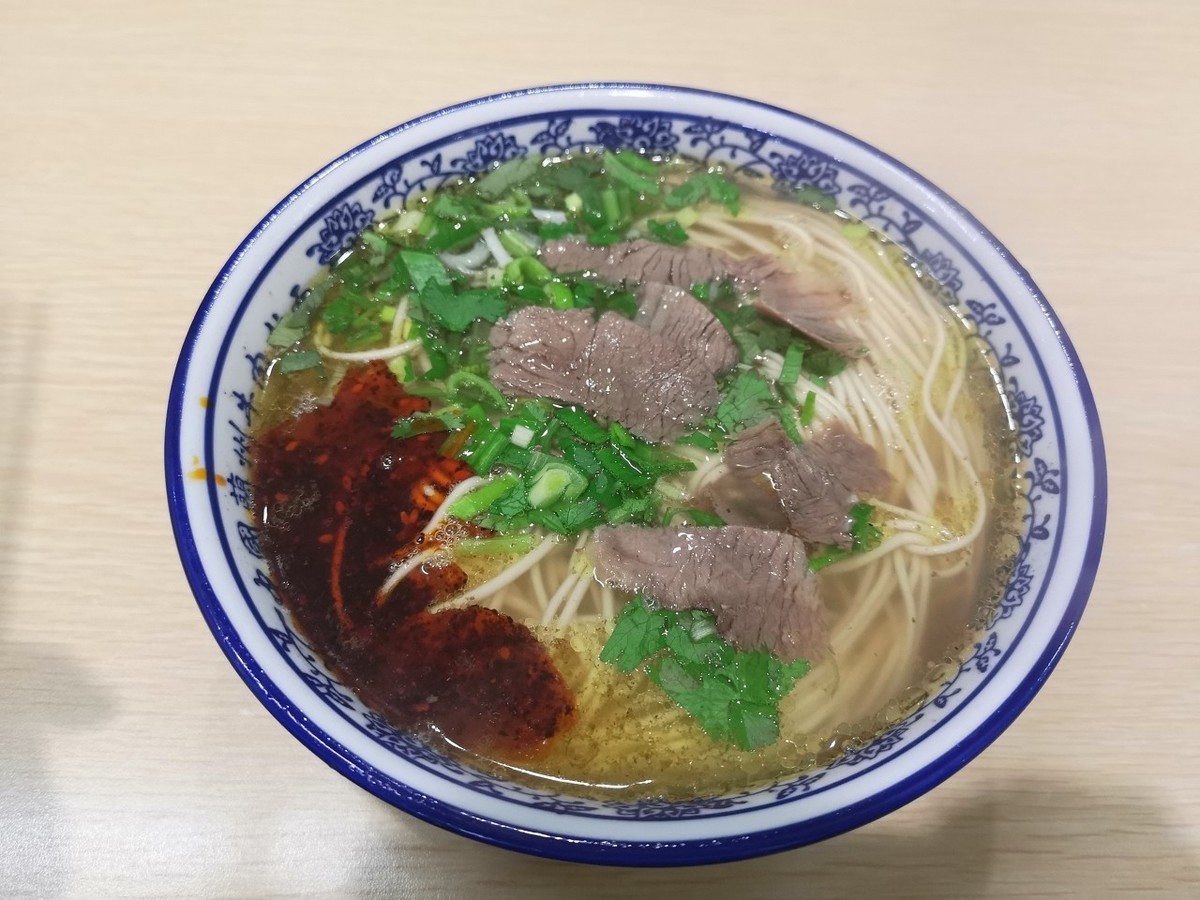 老板，请来碗忘情牛肉面