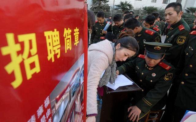 如今大学生当兵真好，所有“优惠政策”都围着转，望周知