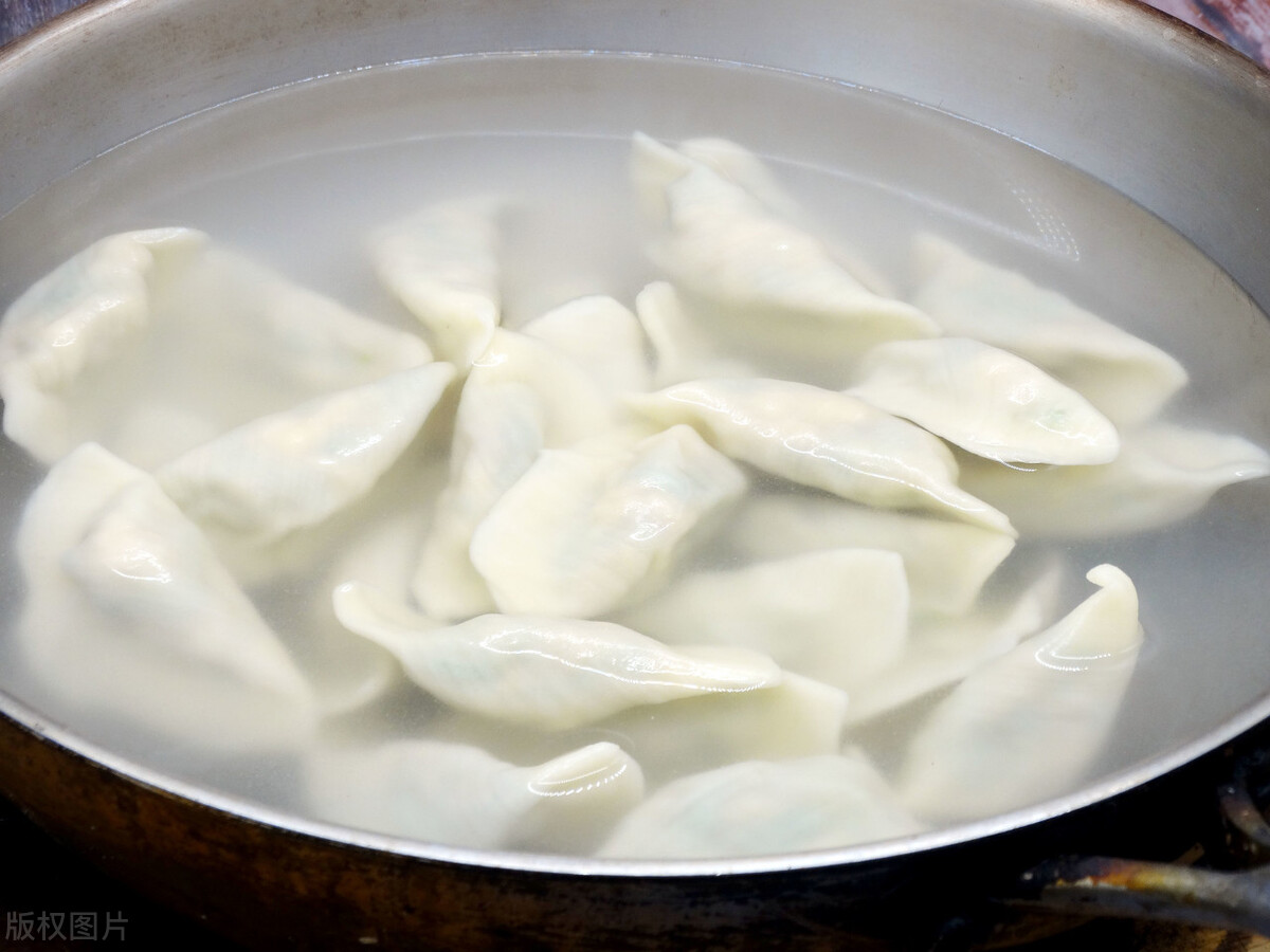 一般速冻饺子煮几分钟，一般速冻饺子煮几分钟你知道吗？