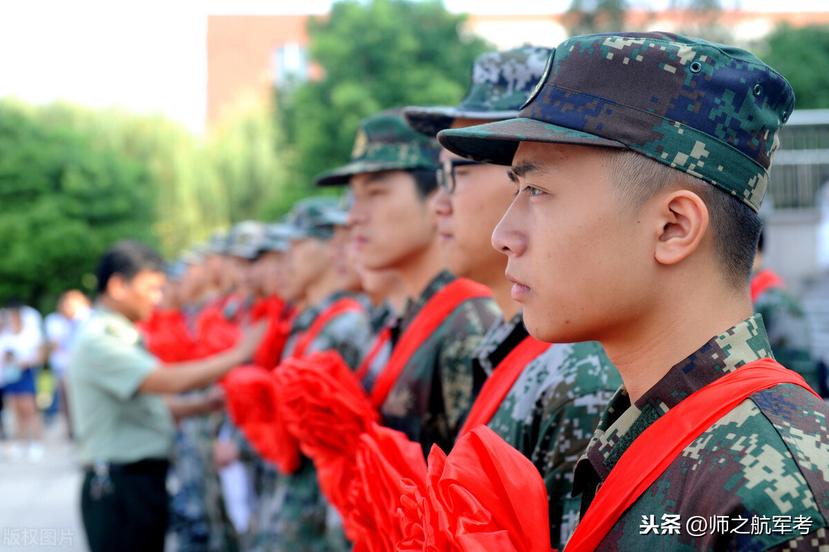 大学生应征入伍，从户口所在地走，与学校走有什么区别？