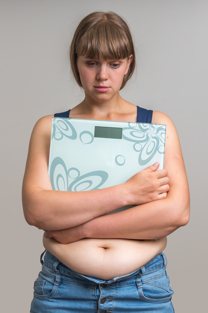 女孩體重120斤就是肥胖嗎？120斤的女孩，身材不臃腫，魅力十足