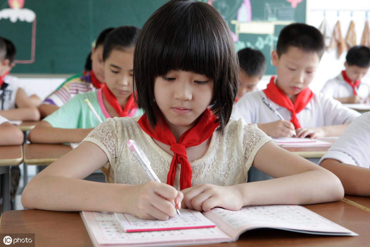 小学低年级通用词语类资料合集，常用词反义词，近义词，造句