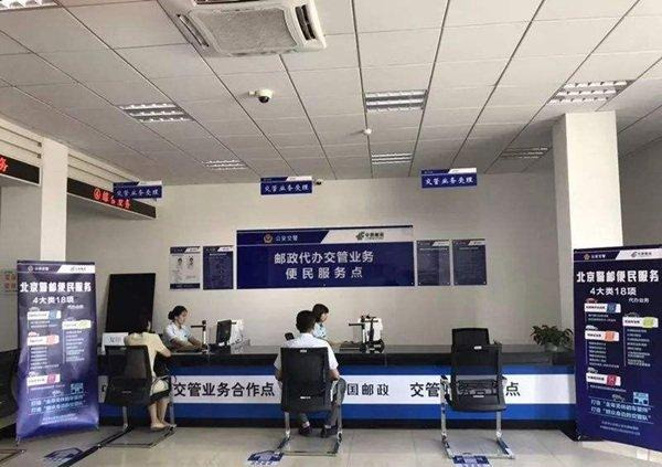 右转闯红灯如何拍三张，右转闯红灯怎么判定