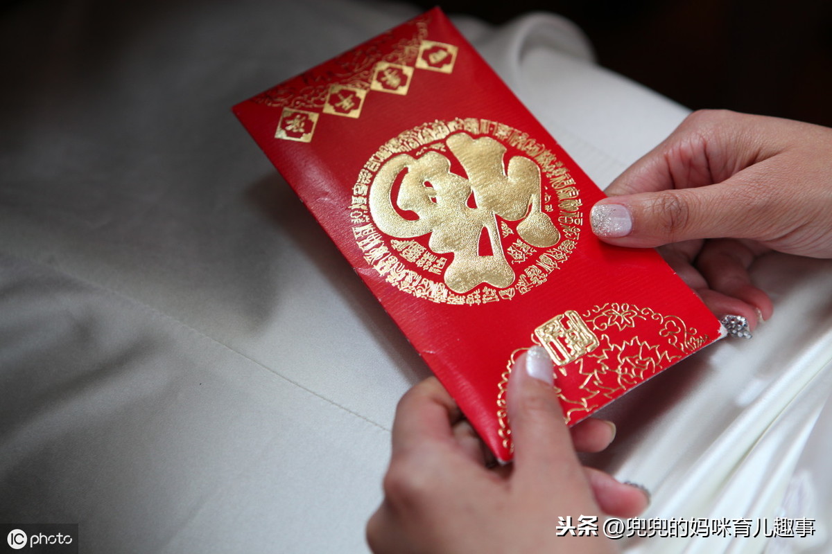 看望正在坐月子的宝妈，送什么礼物好呢？只要不是这3样，啥都行