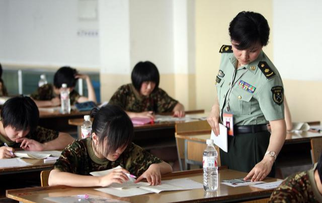 如今大学生当兵真好，所有“优惠政策”都围着转，望周知