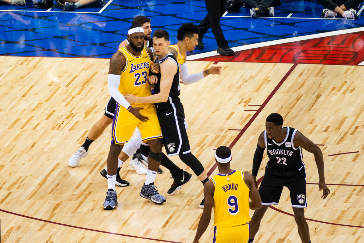 nba球队为什么是复数(当你给自己的球队取名，一定要用复数！男孩子必看)