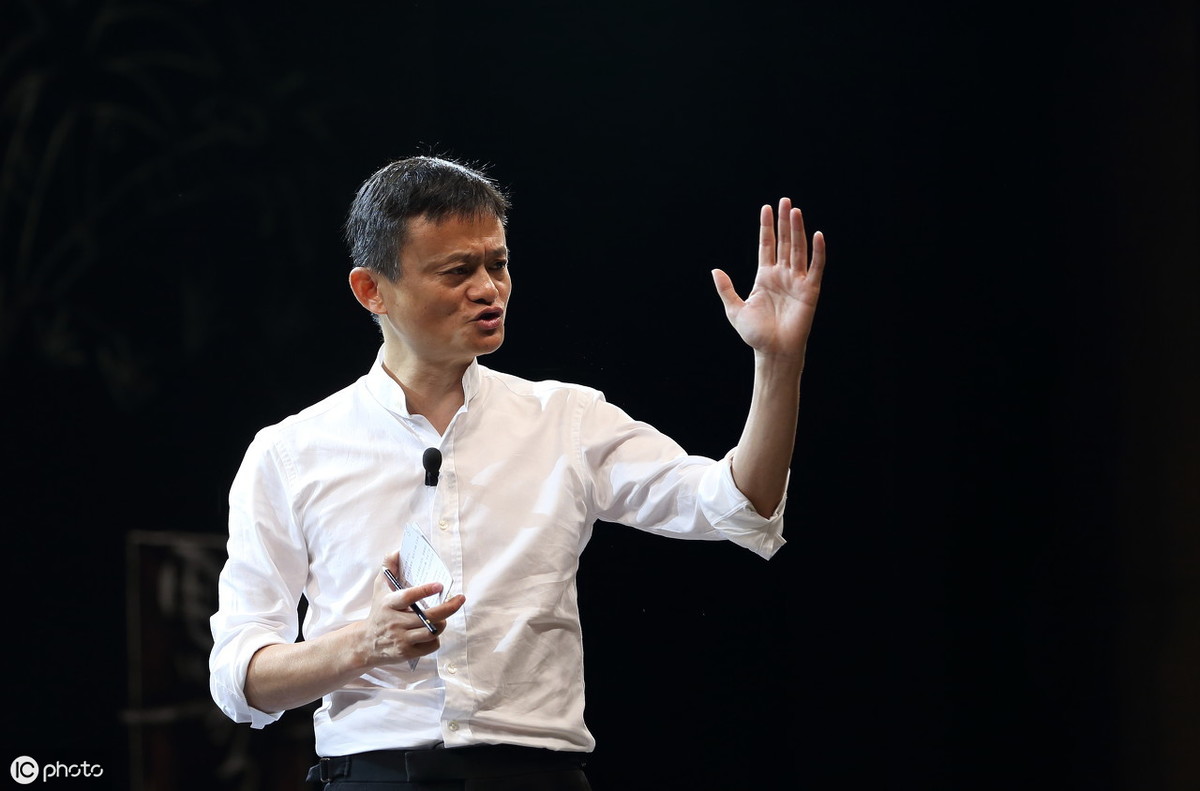 《演讲思维》：学会演讲，你成功的机会将比别人多10倍