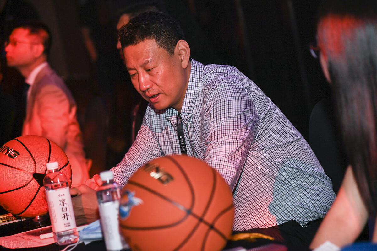 为什么cba选秀没有比赛(CBA选秀更像一场秀，照搬NBA模式不可取，多队弃权成笑话)