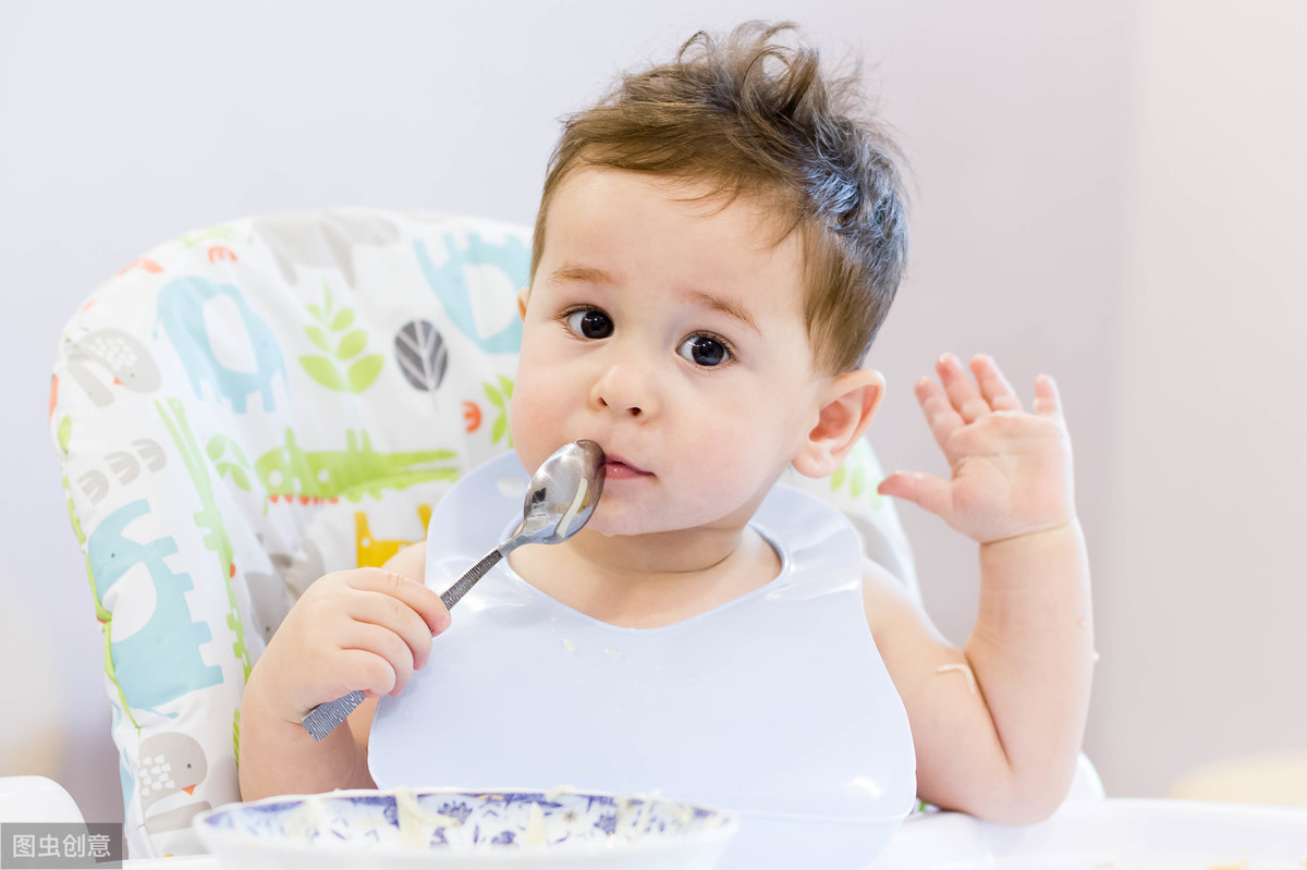 孩子吃鸡蛋过敏引发哮喘，这些情况暗示宝宝有过敏，家长要留意