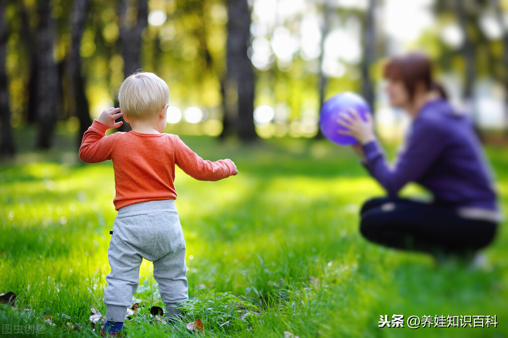 足球比赛为什么带小孩子(幼儿足球的意义有哪些？了解这3点之后，难怪教育部要推出试点)