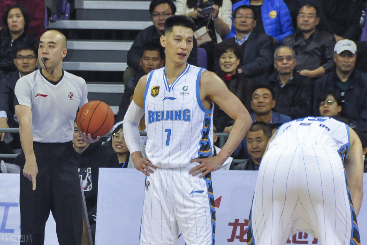 乔纳森西蒙斯为什么去cba(林书豪逐梦NBA，西蒙斯却选择离开，只因辽宁男篮给的钱多？)